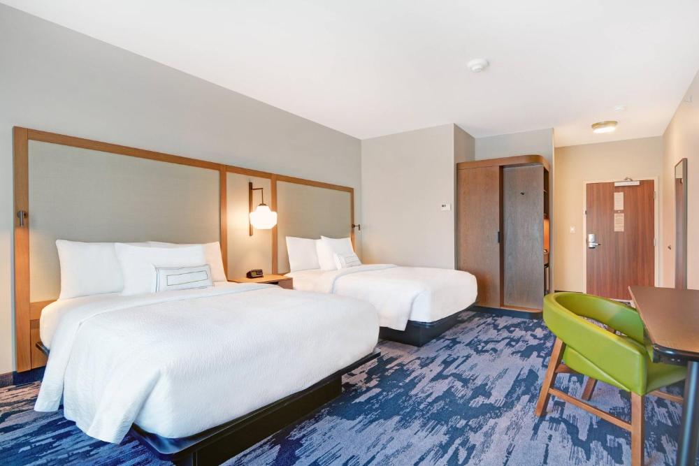 Queen Room with Two Queen Beds - Hearing Accessible interior